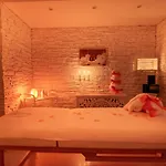 White & Aparthotel Avola