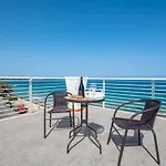 Aparthotel White &