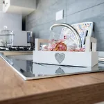 Aparthotel White & 4*