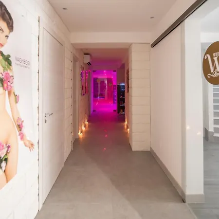 Apart-hotel White & Avola