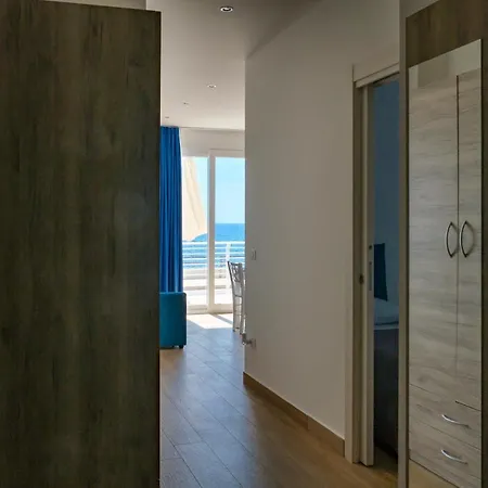 Apart-hotel White & Avola