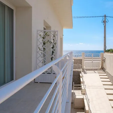 Apart Otel White & Avola