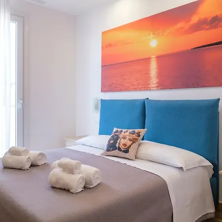 Aparthotel White &