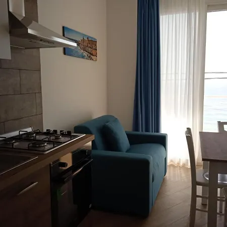 Aparthotel White & *