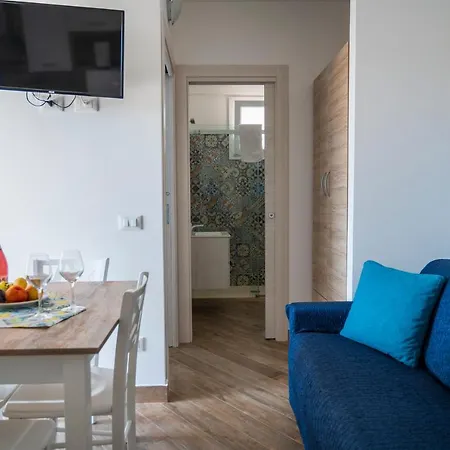 Aparthotel White &