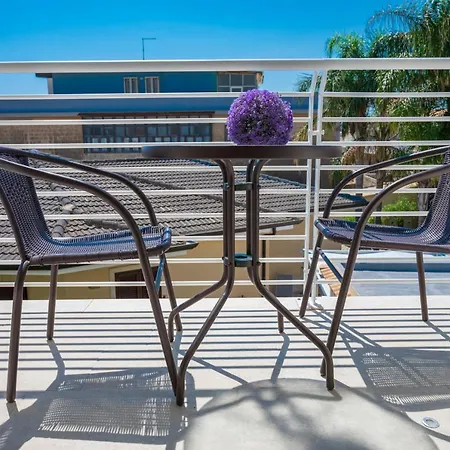 Aparthotel White &