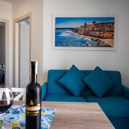 White & Aparthotel Avola