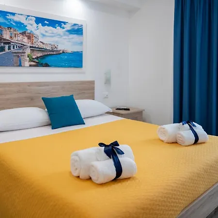 Aparthotel White &