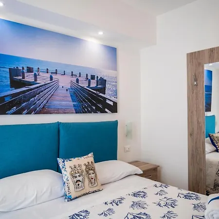 Aparthotel White &