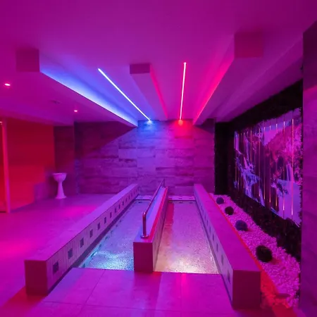 White & Apart-hotel Avola