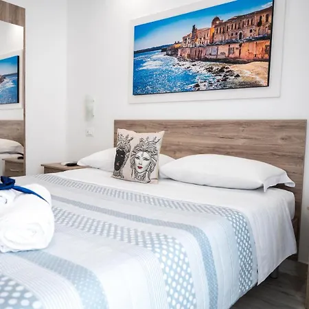 White & Aparthotel *